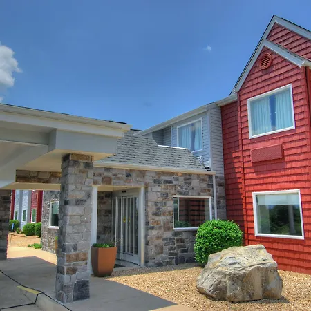 Clarion Pointe Staunton East-3