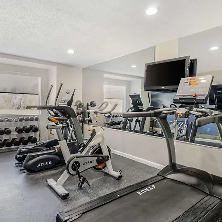 Clarion Pointe Staunton East-2